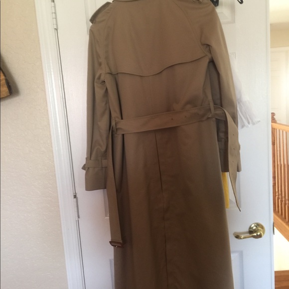Burberry trench coat - Picture 3 of 3